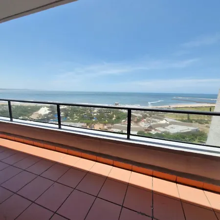 Accommodation Front - Comfy 4 Sleeper Across Ushaka Durban Exterior foto