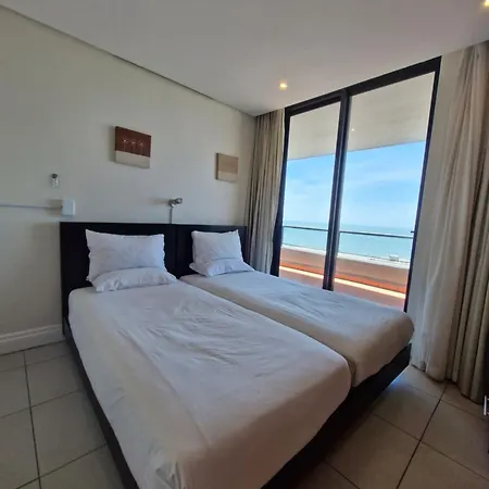 Accommodation Front - Comfy 4 Sleeper Across Ushaka Durban Exterior foto