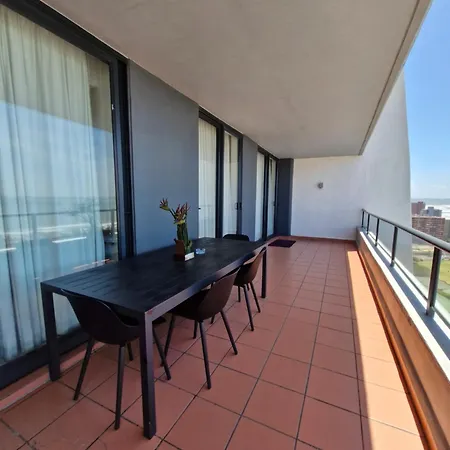 Accommodation Front - Comfy 4 Sleeper Across Ushaka Durban Exterior foto